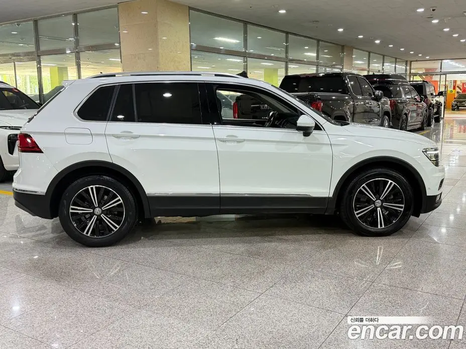 Volkswagen Tiguan 2020 2.0 автомат (гидро), фото 5