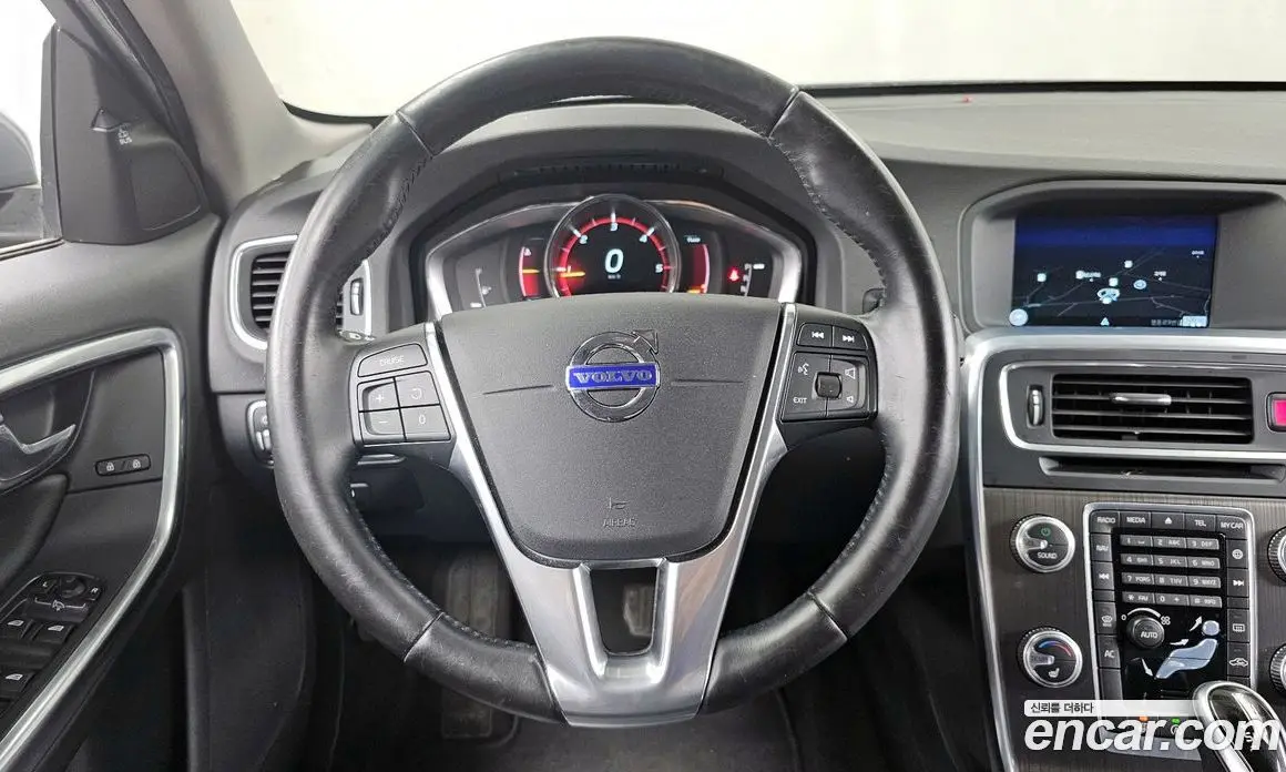Volvo S60 2015 2.0 автомат (гидро), фото 13 Volvo S60 2015 2.0 автомат (гидро), фото 13