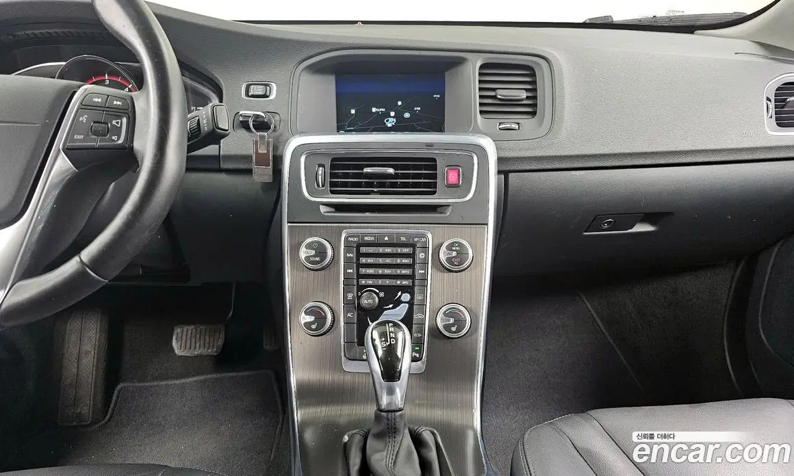 Volvo S60 2015 2.0 автомат (гидро), фото 14 Volvo S60 2015 2.0 автомат (гидро), фото 14