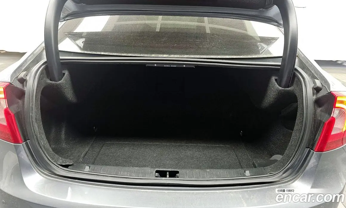 Volvo S60 2015 2.0 автомат (гидро), фото 20 Volvo S60 2015 2.0 автомат (гидро), фото 20