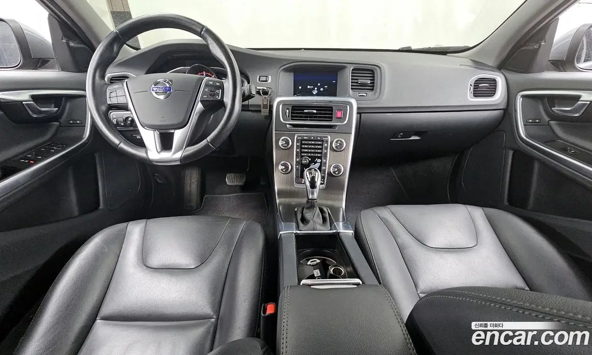Volvo S60 2015 2.0 автомат (гидро), фото 7 Volvo S60 2015 2.0 автомат (гидро), фото 7
