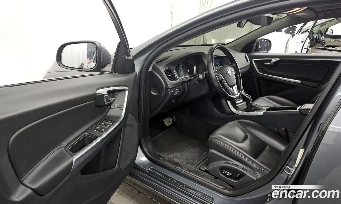 Volvo S60 2015 2.0 автомат (гидро), фото 10 Volvo S60 2015 2.0 автомат (гидро), фото 10