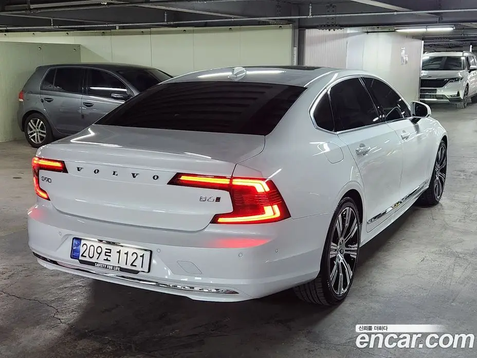Volvo S90 2024 2.0 автомат (гидро), фото 4 Volvo S90 2024 2.0 автомат (гидро), фото 4