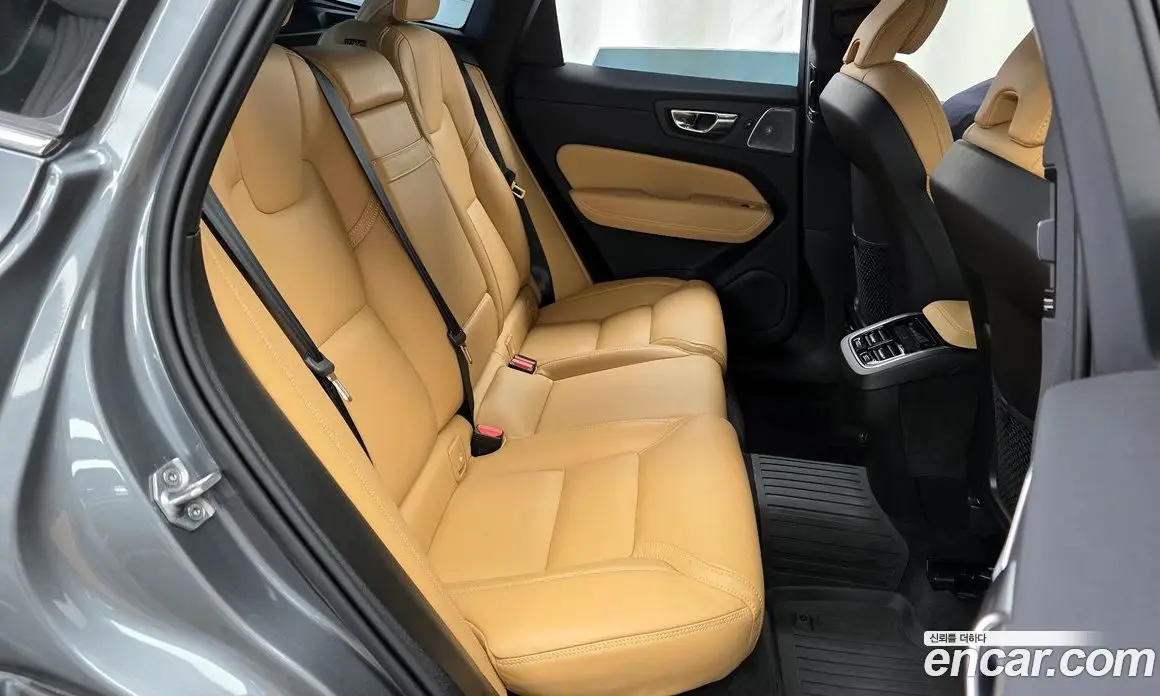 Volvo XC60 2021 2.0 автомат (гидро), фото 12 Volvo XC60 2021 2.0 автомат (гидро), фото 12