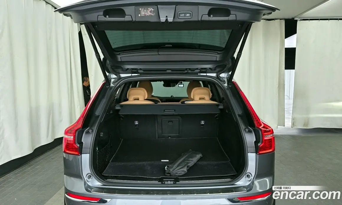 Volvo XC60 2021 2.0 автомат (гидро), фото 20 Volvo XC60 2021 2.0 автомат (гидро), фото 20