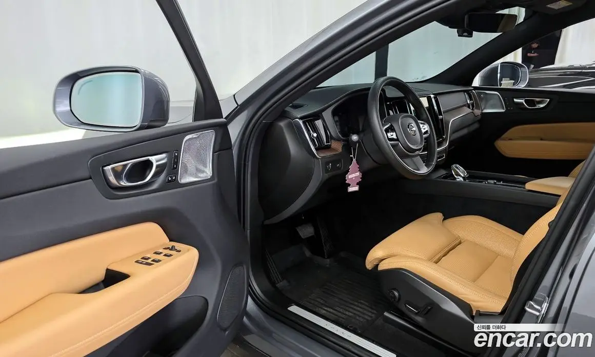 Volvo XC60 2021 2.0 автомат (гидро), фото 10 Volvo XC60 2021 2.0 автомат (гидро), фото 10