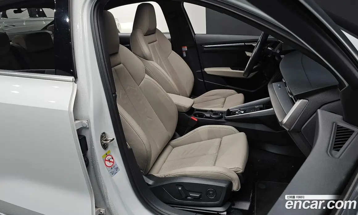 Audi A3 2023 2.0 автомат (гидро), фото 10 Audi A3 2023 2.0 автомат (гидро), фото 10