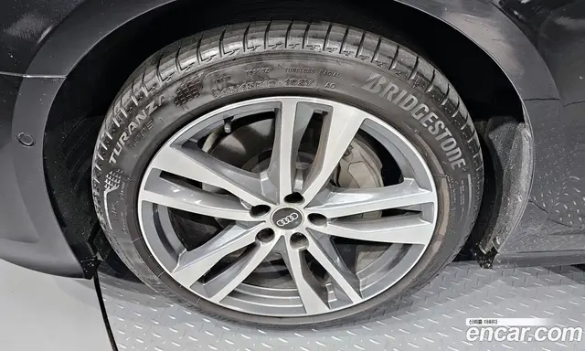 Audi A6 2022 2.0 автомат (гидро), миниатюра 5