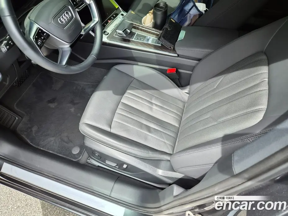 Audi A6 2023 2.0 автомат (гидро), фото 6