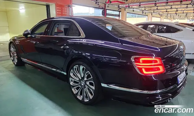 Bentley Flying Spur 2025 4.0 автомат (гидро), миниатюра 3