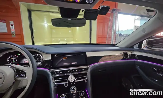 Bentley Flying Spur 2025 4.0 автомат (гидро), миниатюра 6
