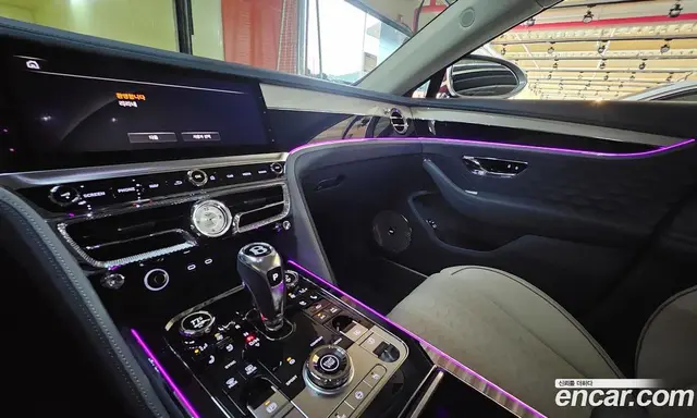 Bentley Flying Spur 2025 4.0 автомат (гидро), миниатюра 7