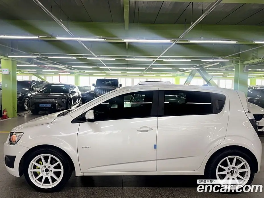 Chevrolet Aveo 2015 1.4 механика, фото 17