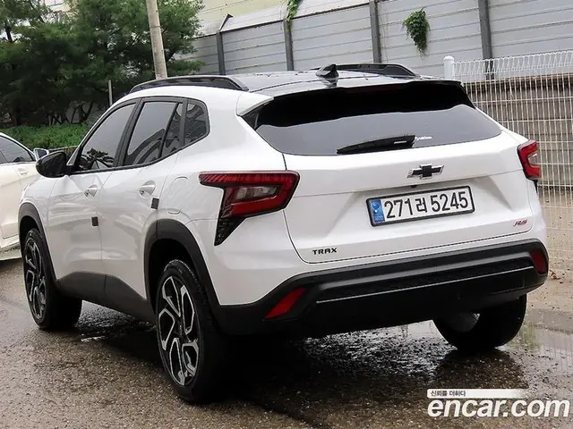 Chevrolet Trax 2023 1.2 автомат (гидро), миниатюра 3