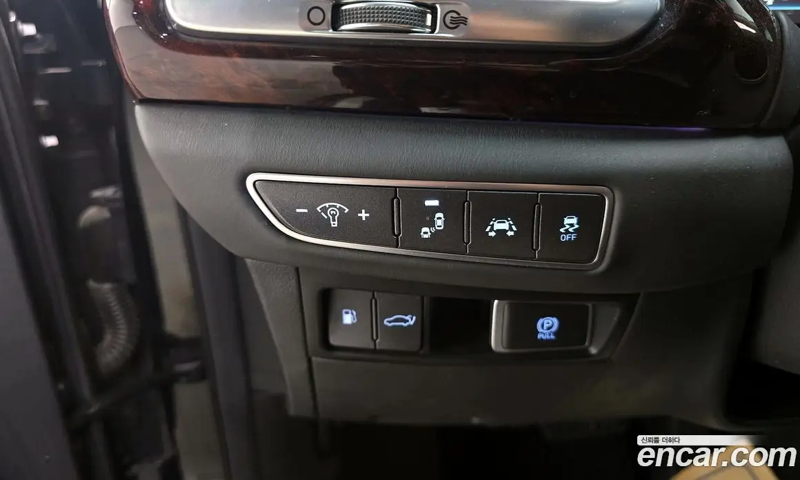 Genesis EQ900 2016 5.0 автомат (гидро), фото 15 Genesis EQ900 2016 5.0 автомат (гидро), фото 15