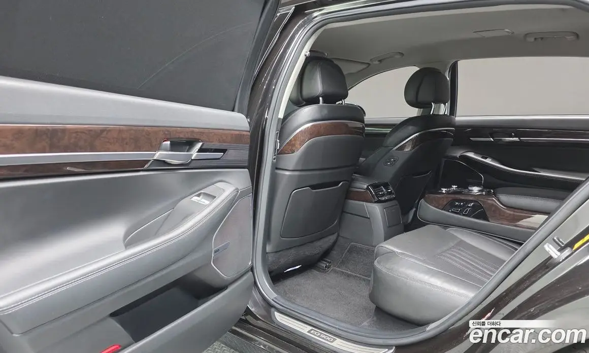 Genesis EQ900 2017 3.3 автомат (гидро), фото 17 Genesis EQ900 2017 3.3 автомат (гидро), фото 17