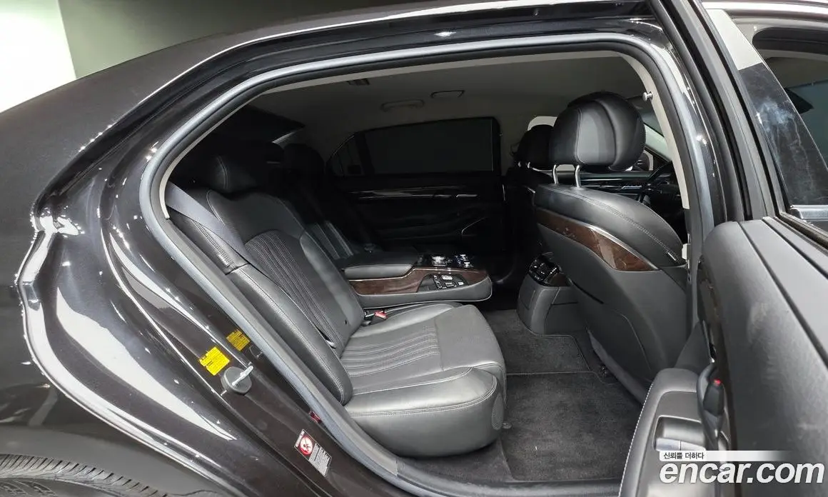Genesis EQ900 2017 3.3 автомат (гидро), фото 19 Genesis EQ900 2017 3.3 автомат (гидро), фото 19