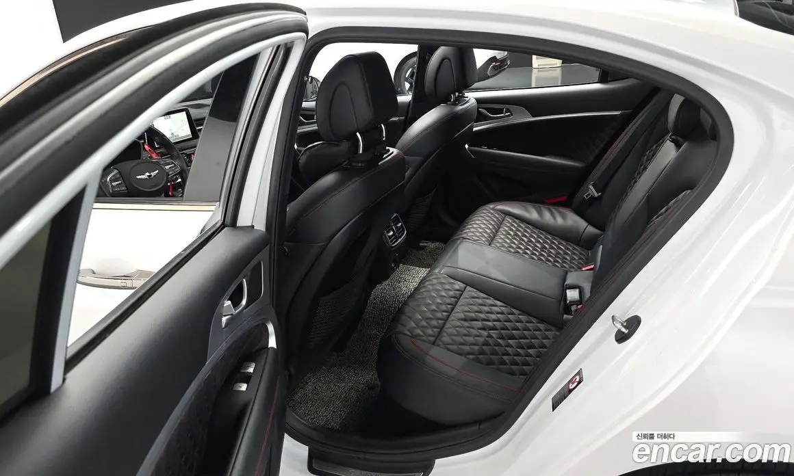 Genesis G70 2019 3.3 автомат (гидро), фото 12 Genesis G70 2019 3.3 автомат (гидро), фото 12