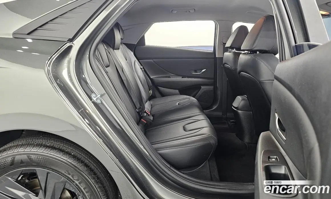 Hyundai Avante 2023 1.6 автомат (гидро), фото 11