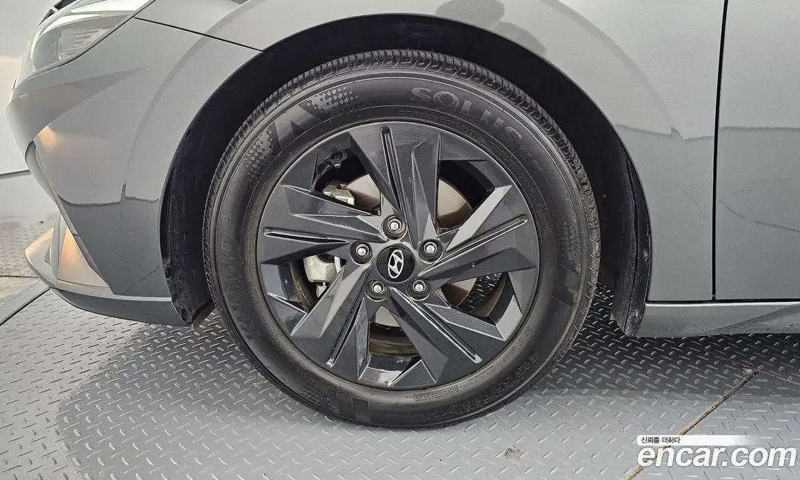 Hyundai Avante 2023 1.6 автомат (гидро), фото 5