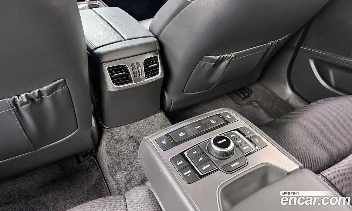 Hyundai Genesis 2014 3.3 автомат (гидро), фото 19 Hyundai Genesis 2014 3.3 автомат (гидро), фото 19