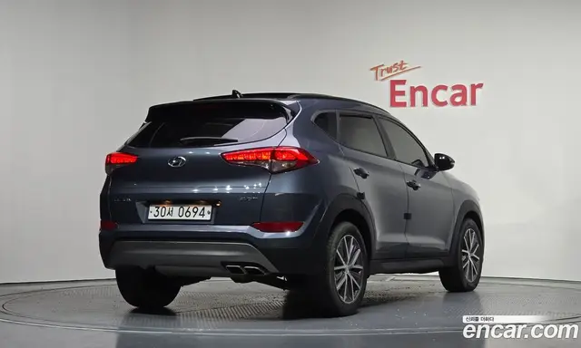Hyundai Tucson 2016 2.0 автомат (гидро), миниатюра 2