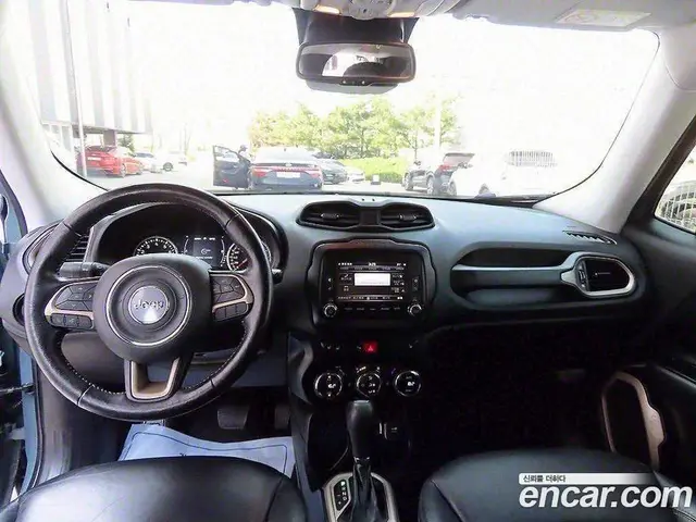 Jeep Renegade 2017 2.4 автомат (гидро), миниатюра 6 Jeep Renegade 2017 2.4 автомат (гидро), миниатюра 6