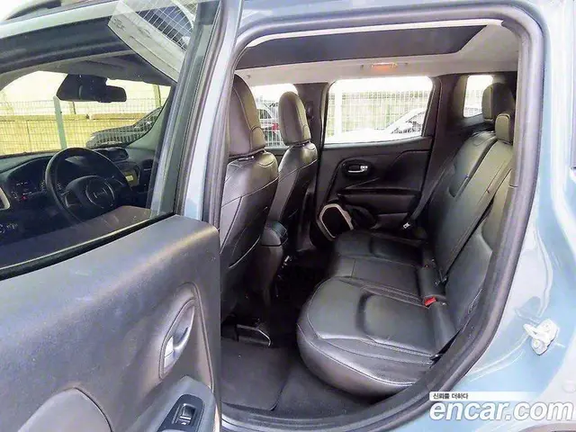 Jeep Renegade 2017 2.4 автомат (гидро), миниатюра 9 Jeep Renegade 2017 2.4 автомат (гидро), миниатюра 9