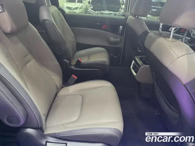 Kia Carnival 2024 3.5 автомат (гидро), миниатюра 11 Kia Carnival 2024 3.5 автомат (гидро), миниатюра 11