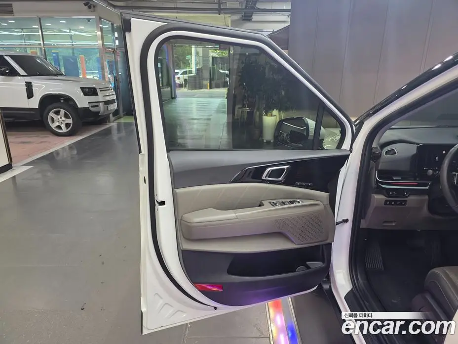 Kia Carnival 2024 3.5 автомат (гидро), фото 12 Kia Carnival 2024 3.5 автомат (гидро), фото 12