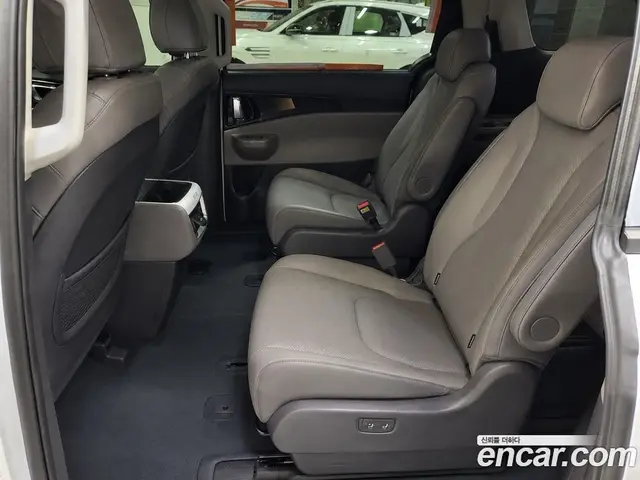 Kia Carnival 2026 1.6 автомат (гидро), миниатюра 4