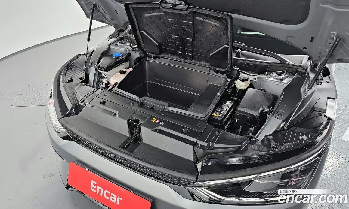 Kia EV6 2021 0.1 автомат (гидро), фото 6 Kia EV6 2021 0.1 автомат (гидро), фото 6