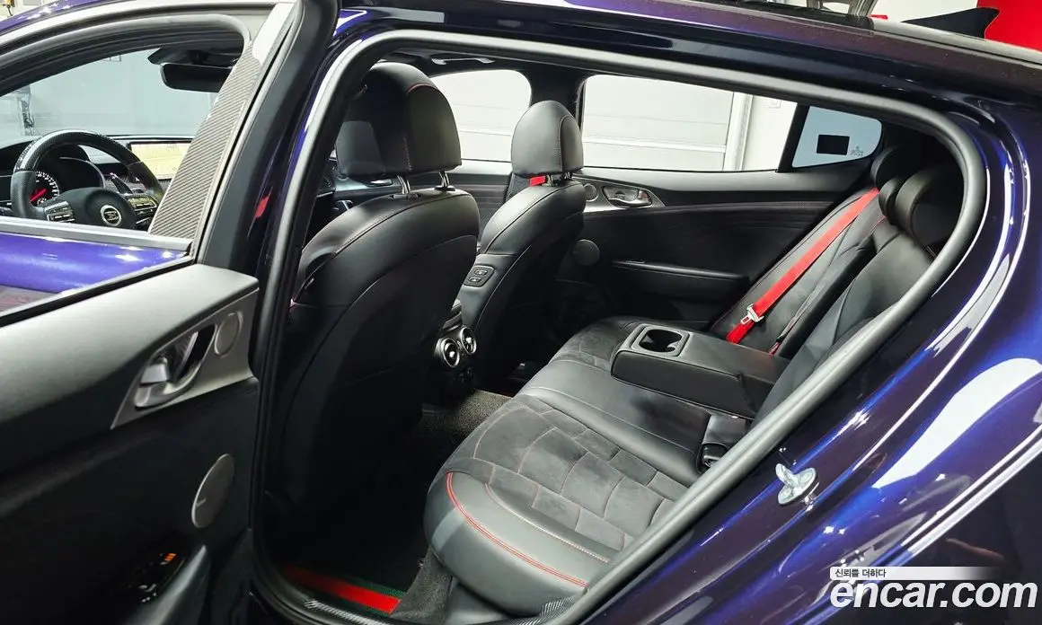 Kia Stinger 2021 3.3 автомат (гидро), фото 11