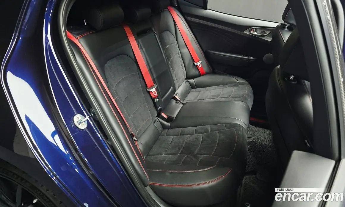 Kia Stinger 2021 3.3 автомат (гидро), фото 17