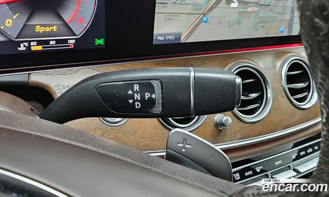 Mercedes-Benz E-Class 2018 2.0 автомат (гидро), миниатюра 9