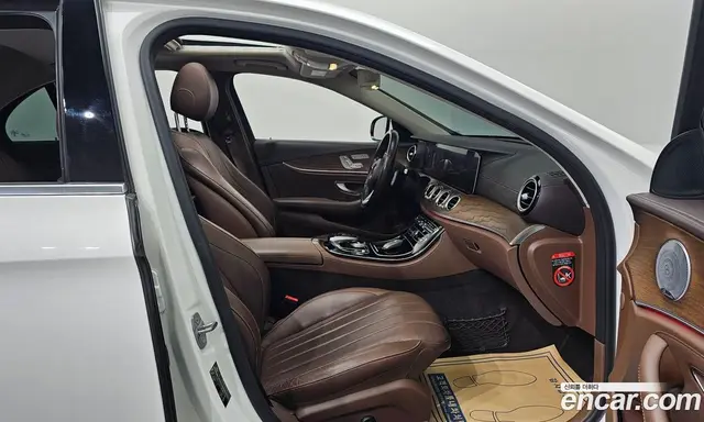 Mercedes-Benz E-Class 2018 2.0 автомат (гидро), миниатюра 10