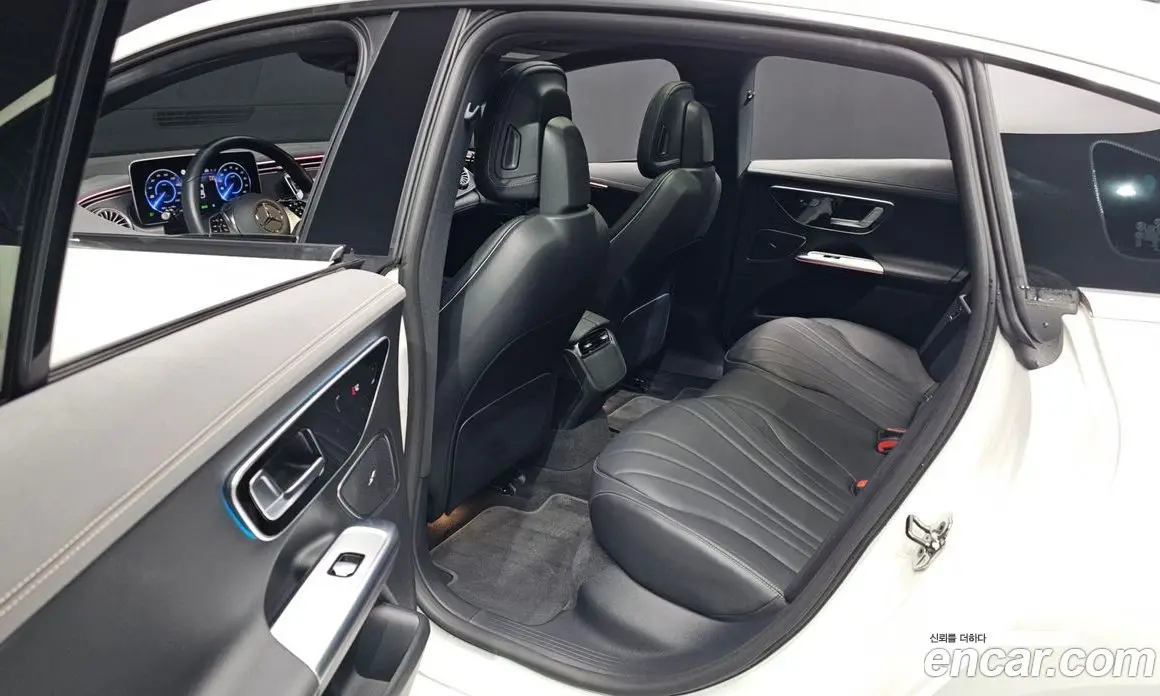 Mercedes-Benz EQE 2024 0.3 автомат (гидро), фото 13