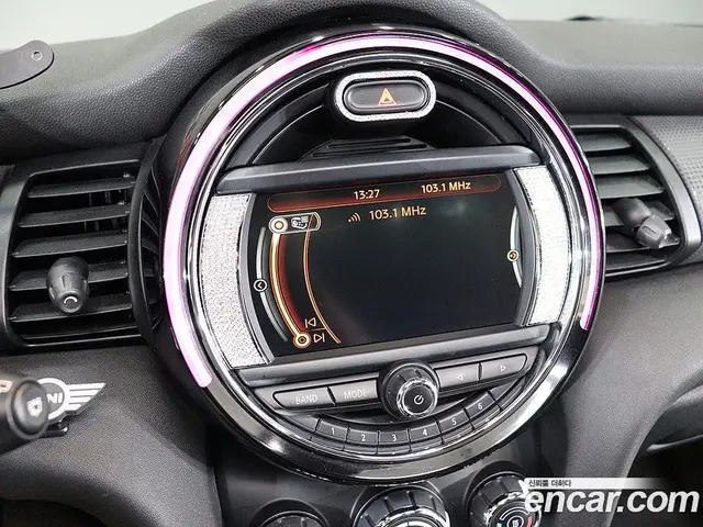 Mini Cooper 2017 1.5 автомат (гидро), миниатюра 8 Mini Cooper 2017 1.5 автомат (гидро), миниатюра 8