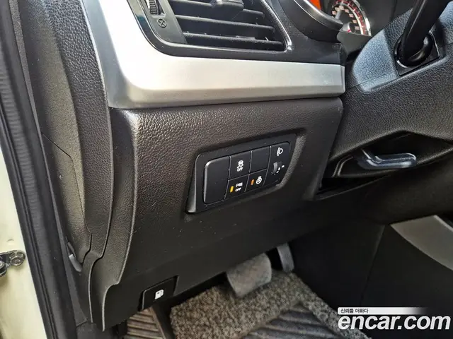SsangYong Korando 2018 2.2 автомат (гидро), миниатюра 12