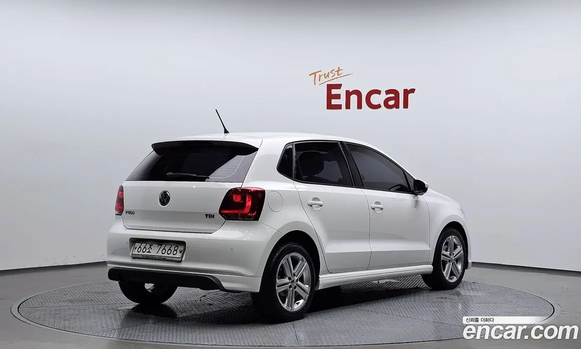 Volkswagen Polo 2013 1.6 автомат (гидро), фото 2 Volkswagen Polo 2013 1.6 автомат (гидро), фото 2