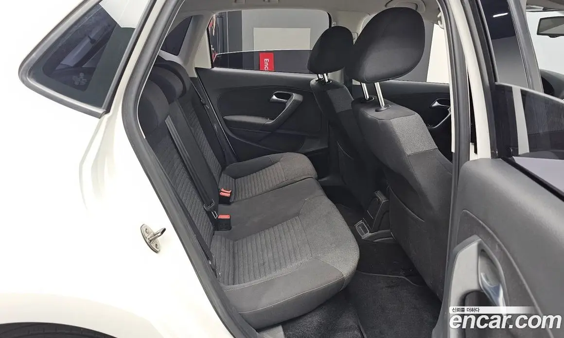 Volkswagen Polo 2013 1.6 автомат (гидро), фото 11 Volkswagen Polo 2013 1.6 автомат (гидро), фото 11