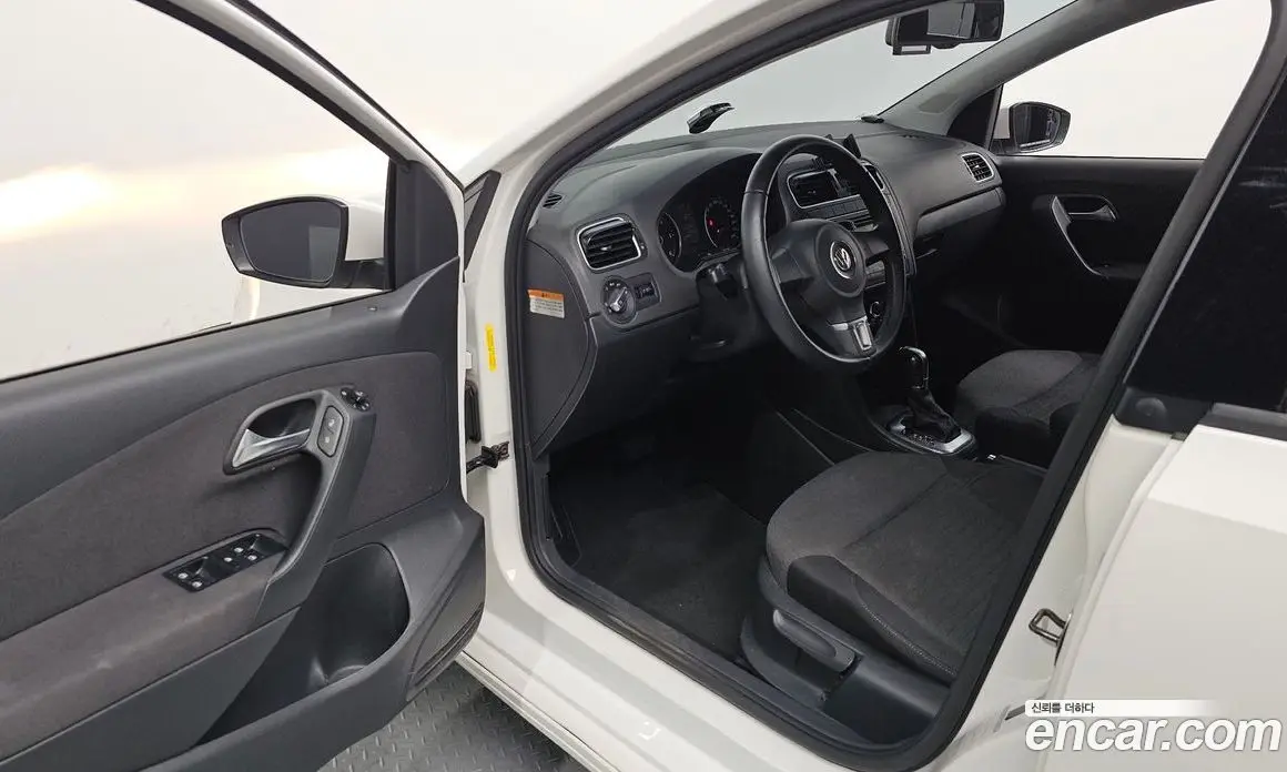 Volkswagen Polo 2013 1.6 автомат (гидро), фото 10 Volkswagen Polo 2013 1.6 автомат (гидро), фото 10