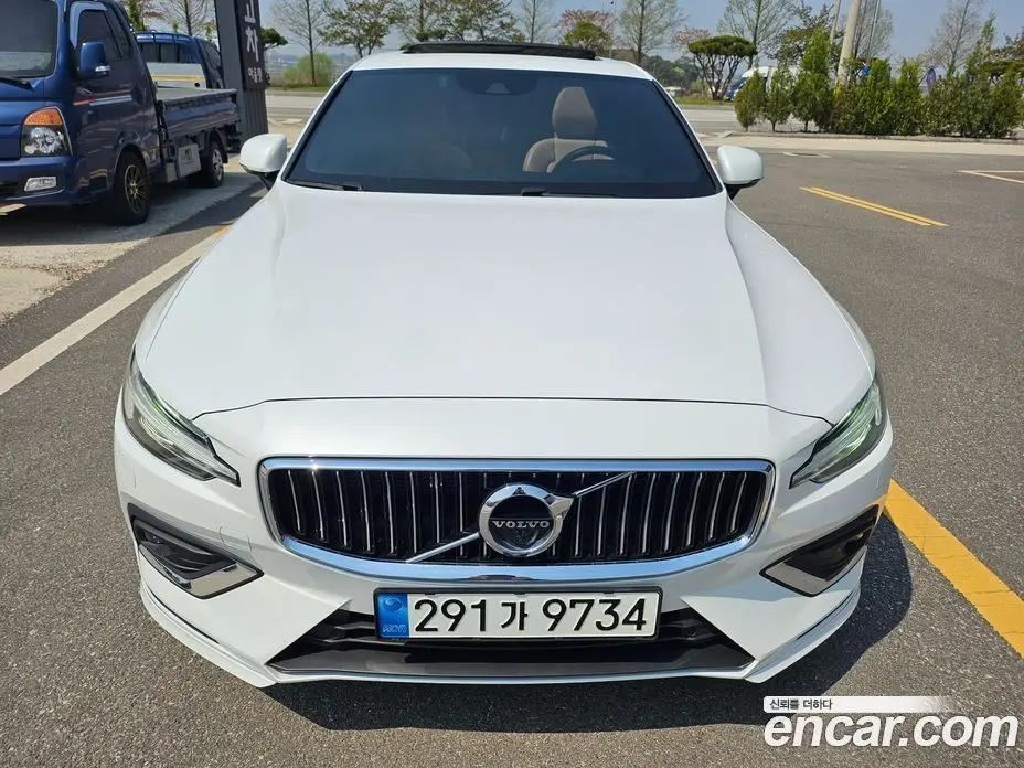 Volvo S60 2020 2.0 автомат (гидро), фото 2 Volvo S60 2020 2.0 автомат (гидро), фото 2