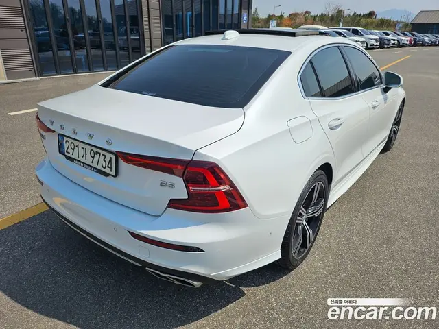 Volvo S60 2020 2.0 автомат (гидро), миниатюра 4 Volvo S60 2020 2.0 автомат (гидро), миниатюра 4