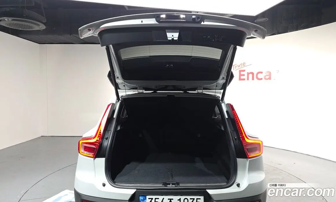 Volvo XC40 2020 2.0 автомат (гидро), фото 20 Volvo XC40 2020 2.0 автомат (гидро), фото 20