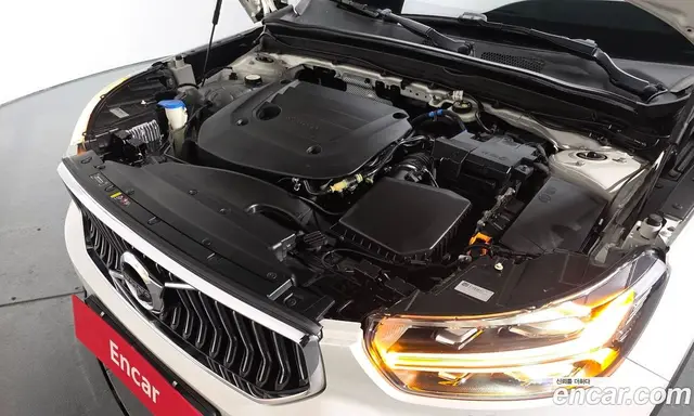 Volvo XC40 2020 2.0 автомат (гидро), миниатюра 6 Volvo XC40 2020 2.0 автомат (гидро), миниатюра 6
