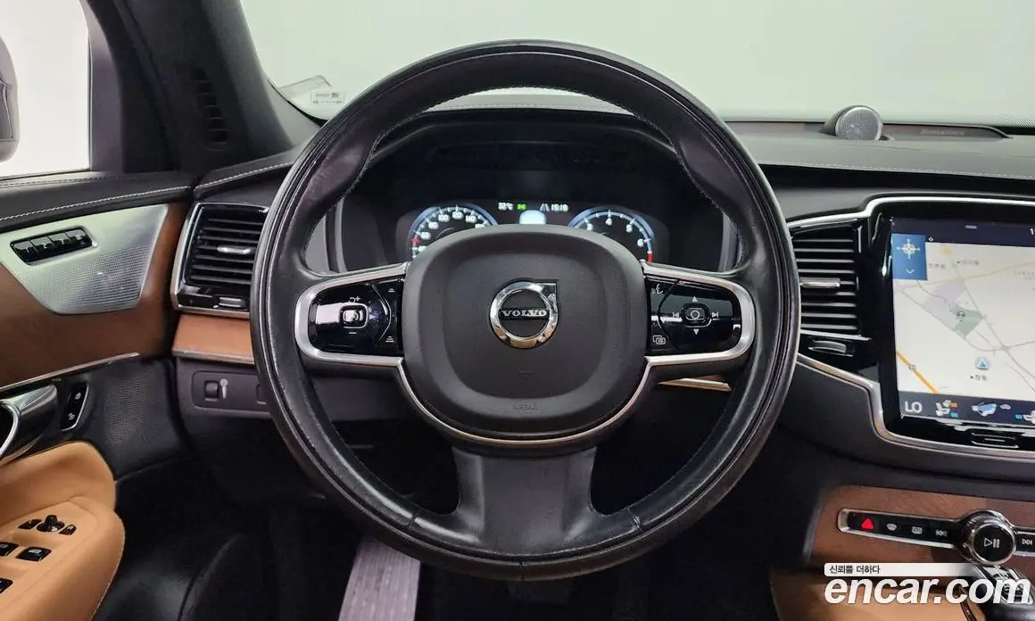 Volvo XC90 2017 2.0 автомат (гидро), фото 15 Volvo XC90 2017 2.0 автомат (гидро), фото 15