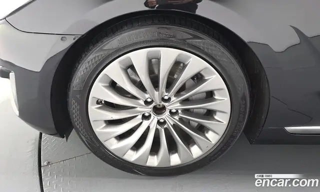 Genesis EQ900 2016 5.0 автомат (гидро), миниатюра 5 Genesis EQ900 2016 5.0 автомат (гидро), миниатюра 5
