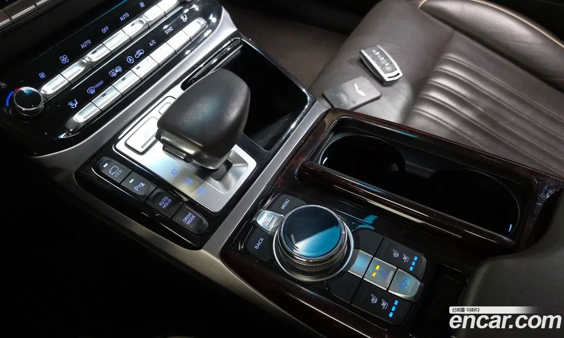 Genesis EQ900 2016 5.0 автомат (гидро), фото 9 Genesis EQ900 2016 5.0 автомат (гидро), фото 9