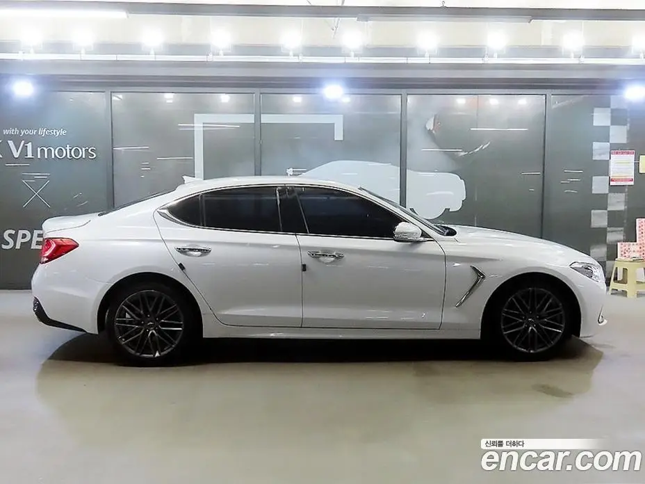 Genesis G70 2018 2.0 автомат (гидро), фото 20 Genesis G70 2018 2.0 автомат (гидро), фото 20